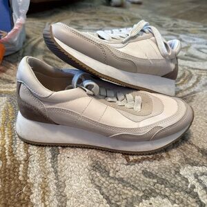 Universal Thread Women's Sneakers in Cream and Tan